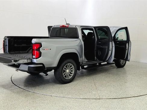 New 2026 Chevrolet Colorado LT w/ LT Convenience Package AWD/4WD image 12