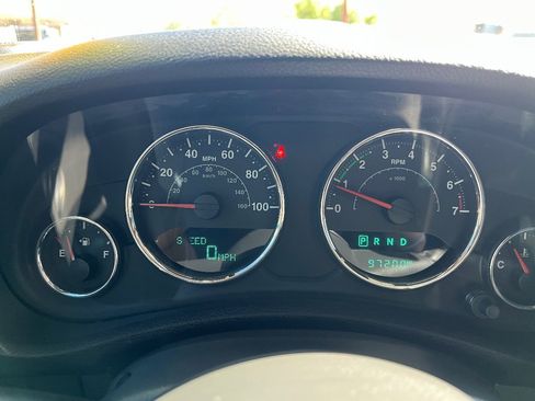 Used 2018 Jeep Wrangler Unlimited Sport S image 19