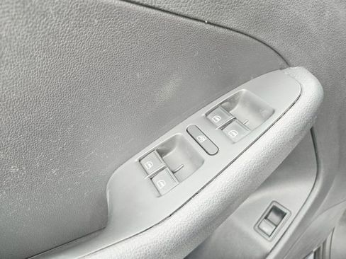 Used 2017 Volkswagen Jetta SE FWD image 34