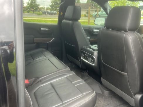 Used 2019 Chevrolet Silverado 1500 High Country w/ Technology Package AWD/4WD image 7