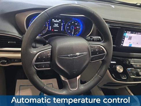 Used 2023 Chrysler Voyager LX FWD image 8