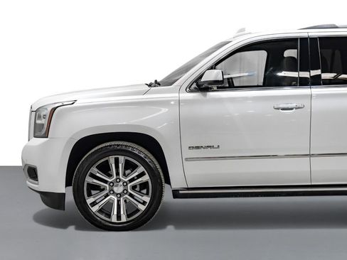 Used 2017 GMC Yukon Denali w/ Open Road Package image 10