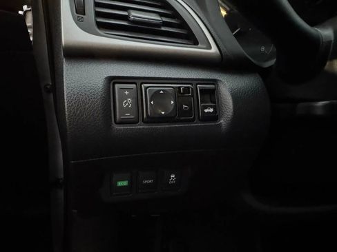 Used 2015 Nissan Sentra S image 29