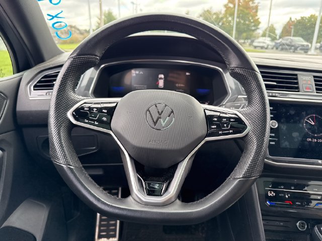 Certified 2023 Volkswagen Tiguan SE R-Line AWD/4WD image 21