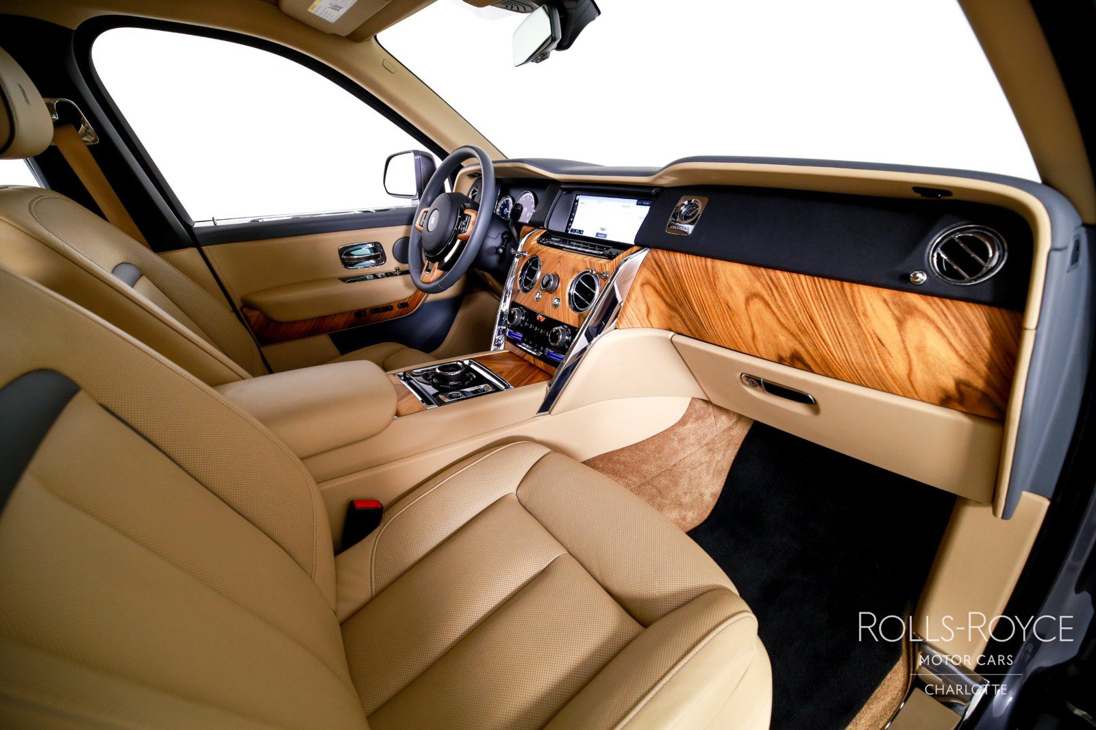 Certified 2020 Rolls-Royce Cullinan AWD/4WD image 36