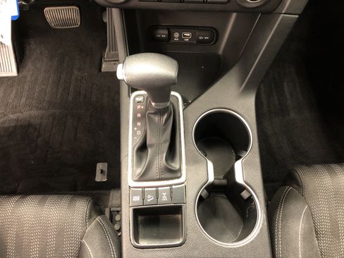 Used 2019 Kia Sportage LX image 17