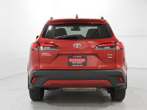 Used 2022 Toyota Corolla Cross XLE image 15