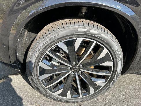 New 2026 Volvo XC90 B6 Plus w/ Protection Package Premier image 8