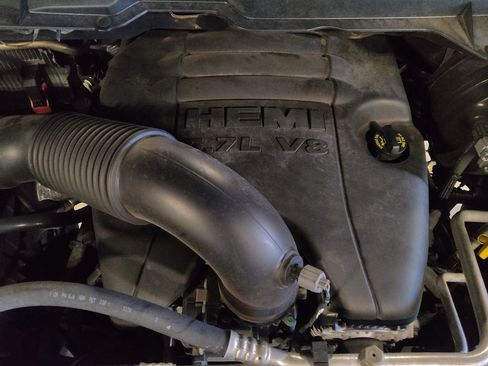 Used 2018 RAM 1500 Express image 30