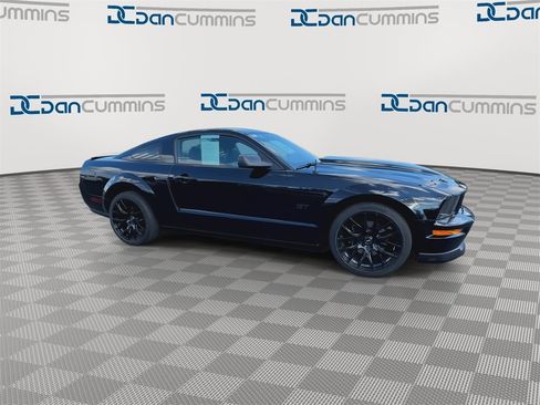 Used 2005 Ford Mustang GT Premium image 9