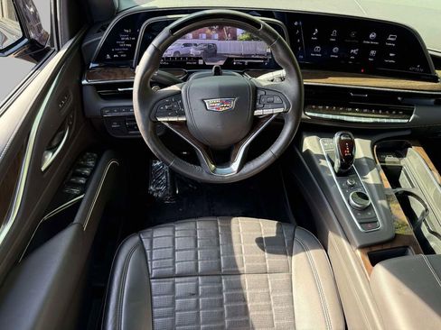 Used 2023 Cadillac Escalade Sport Platinum AWD/4WD image 4