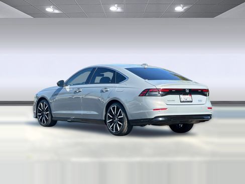 Used 2024 Honda Accord Touring image 3
