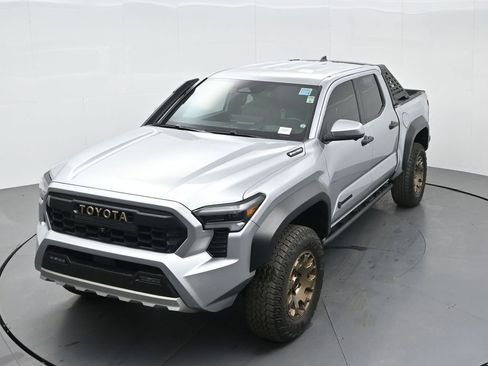 Used 2024 Toyota Tacoma Trailhunter image 54