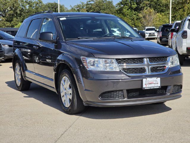 Used 2018 Dodge Journey SE w/ Connectivity Group FWD image 2
