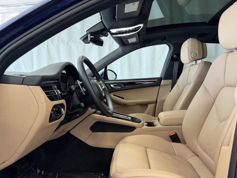 Used 2025 Porsche Macan image 5