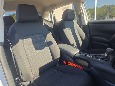 Used 2025 Honda HR-V LX image 13