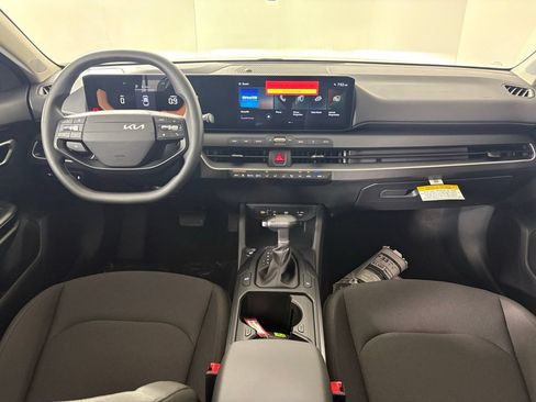 New 2026 Kia K4 FWD image 38