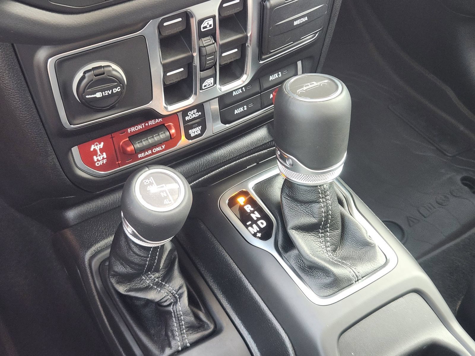 New 2026 Jeep Gladiator Sport AWD/4WD image 19