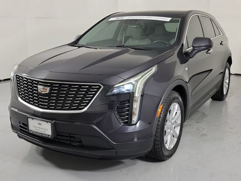 Certified 2023 Cadillac XT4 Luxury FWD image 2