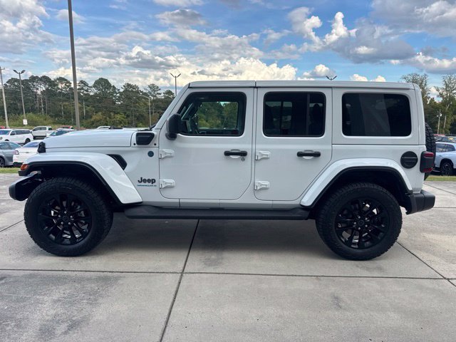 Used 2025 Jeep Wrangler Unlimited Sahara AWD/4WD image 4