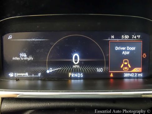 Used 2019 Lincoln Continental Select w/ Continental Climate Package FWD image 4