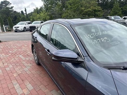 Used 2017 Honda Civic EX image 18