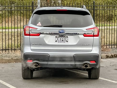 Used 2024 Subaru Ascent Premium w/ Convenience Package image 5