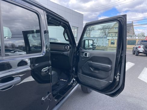 Used 2019 Jeep Wrangler Unlimited Sport S image 8