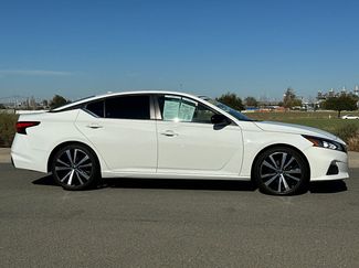 Used 2022 Nissan Altima 2.5 SR video 3