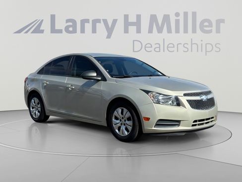 Used 2013 Chevrolet Cruze LS FWD image 8