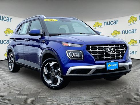 Used 2023 Hyundai Venue SEL image 1