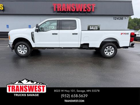 Used 2023 Ford F350 Lariat AWD/4WD image 2