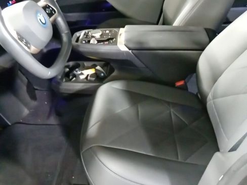 Used 2023 BMW iX xDrive50 w/ Convenience Package image 9