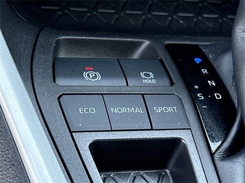 Used 2023 Toyota RAV4 XLE image 27