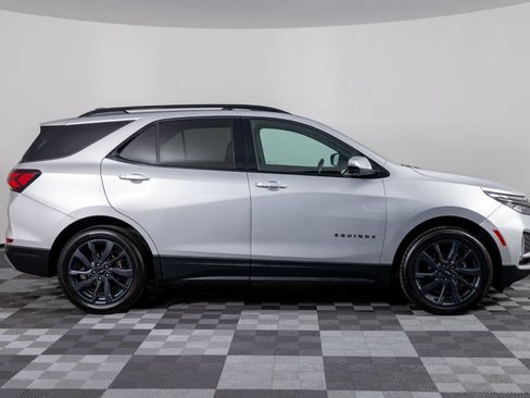 Used 2022 Chevrolet Equinox RS w/ Infotainment Package AWD/4WD image 9