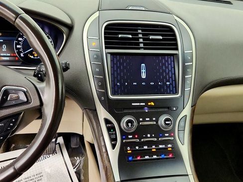 Used 2017 Lincoln MKX Reserve AWD/4WD image 17
