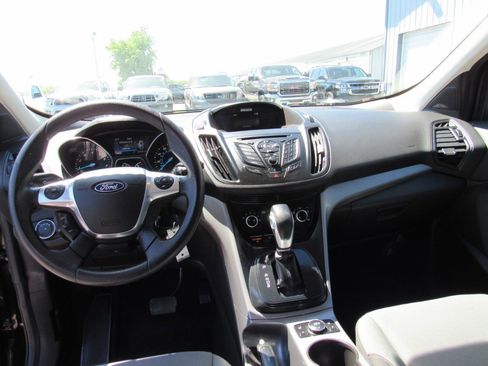 Used 2016 Ford Escape SE w/ SE Cold Weather Package AWD/4WD image 18