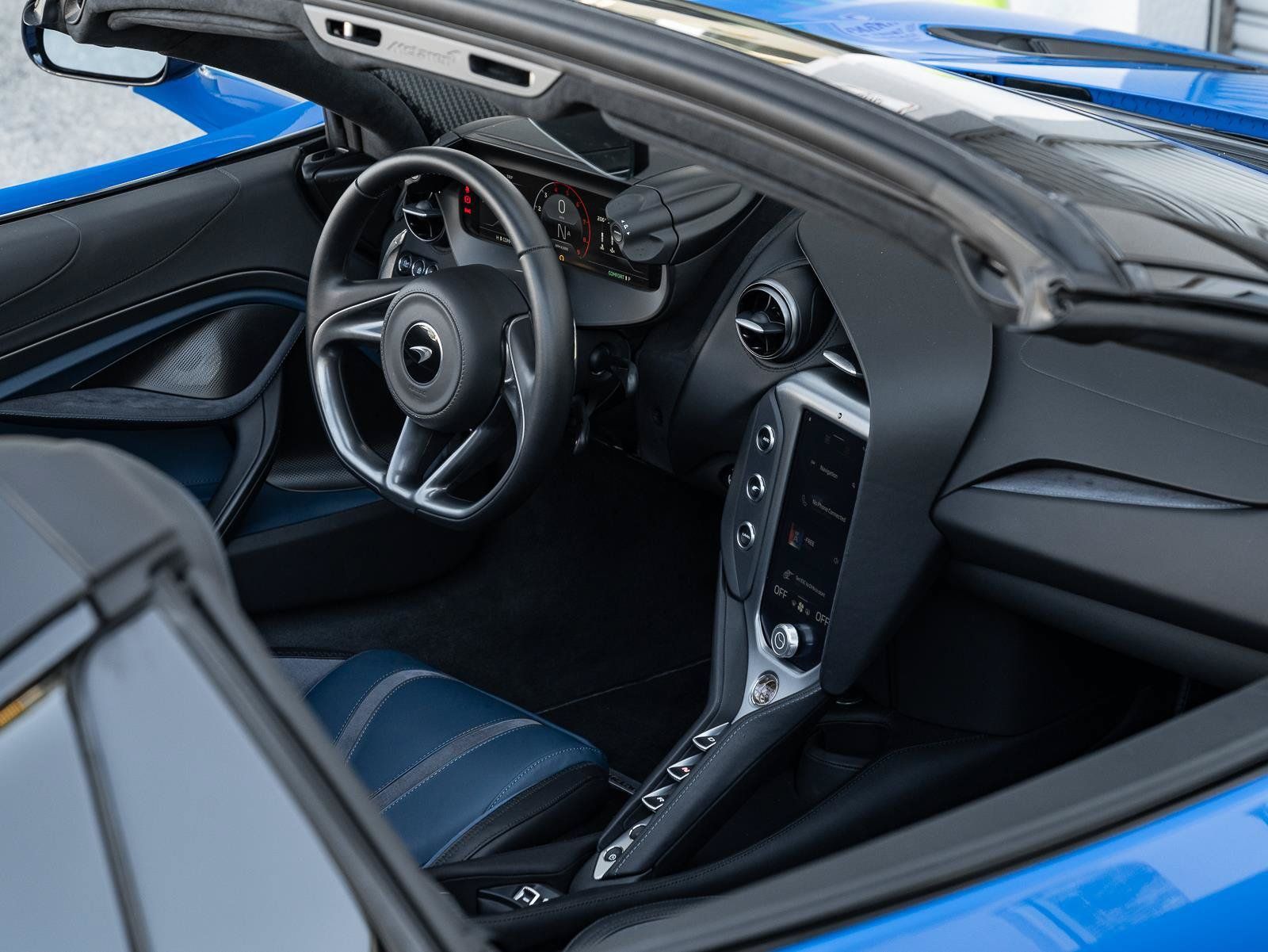 Used 2024 McLaren 750S Spider RWD image 12