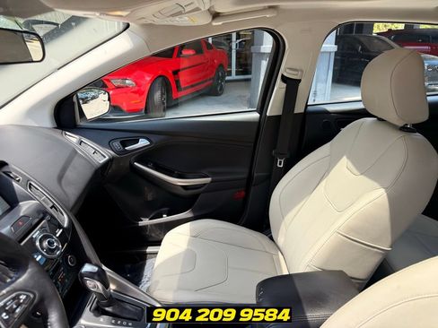 Used 2017 Ford Focus Titanium FWD image 21