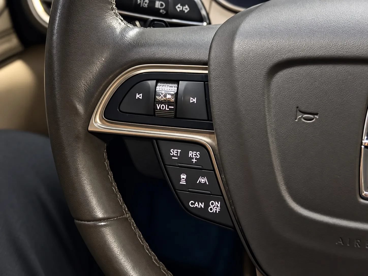 Used 2019 Lincoln Nautilus Reserve w/ Driver Assistance Package FWD image 32