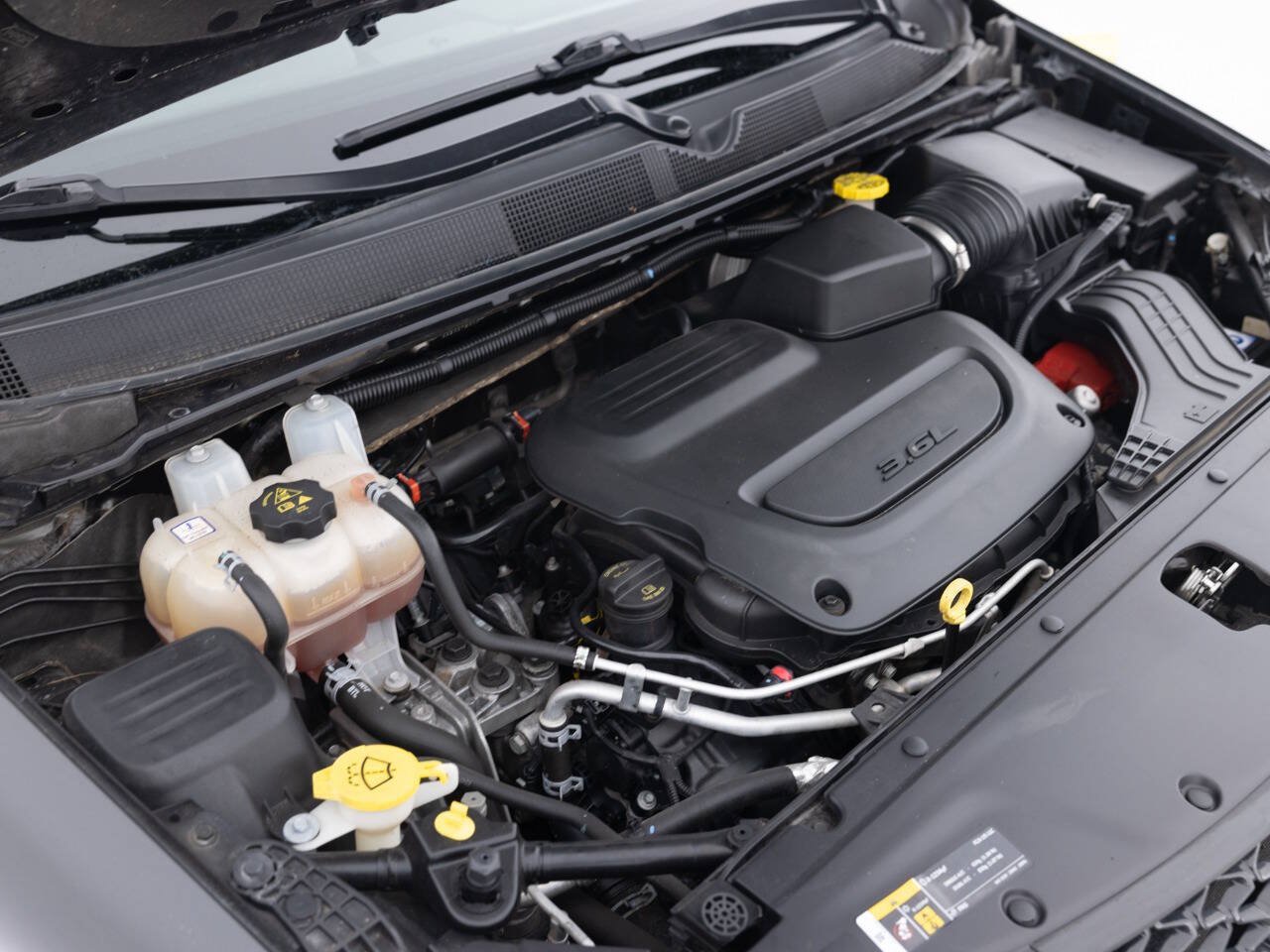 Used 2021 Chrysler Pacifica Touring FWD image 39