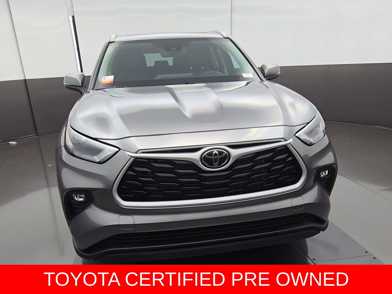 Certified 2026 Toyota Highlander XLE AWD/4WD image 2