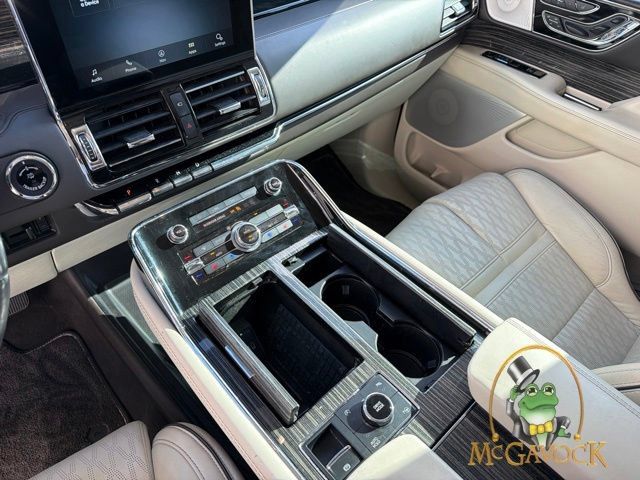 Used 2021 Lincoln Navigator L Black Label w/ Special Edition Package AWD/4WD image 18