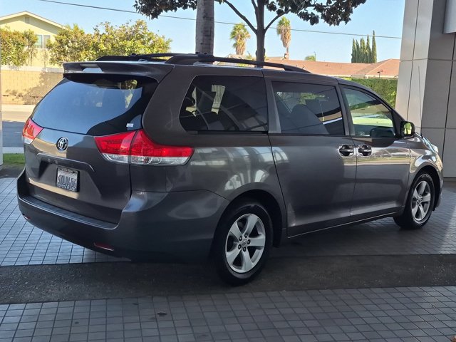 Used 2013 Toyota Sienna LE w/ Towing Pkg FWD image 9
