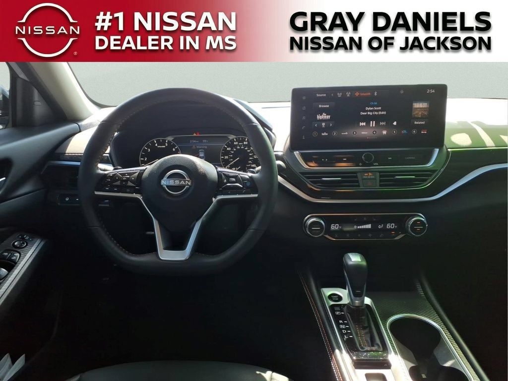 Certified 2026 Nissan Altima 2.5 SR w/ SR Premium Package FWD image 9