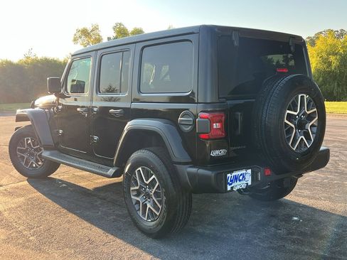New 2025 Jeep Wrangler Sahara image 39