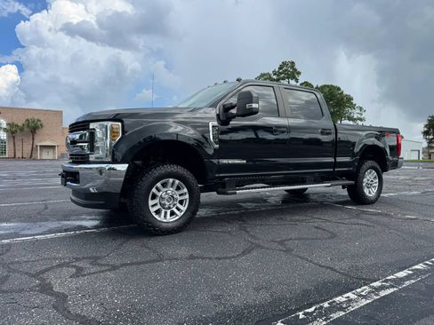Used 2018 Ford F250 XL w/ STX Appearance Package AWD/4WD image 2
