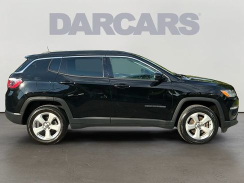 Used 2020 Jeep Compass Latitude w/ Cold Weather Group AWD/4WD image 8