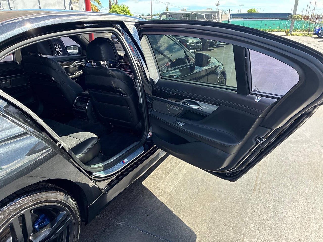 Used 2017 BMW 740i RWD image 6