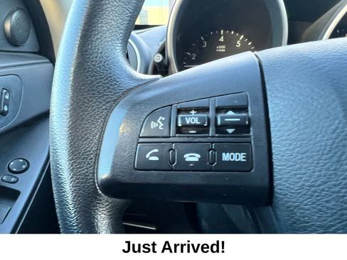 Used 2011 MAZDA MAZDA3 i Touring image 25